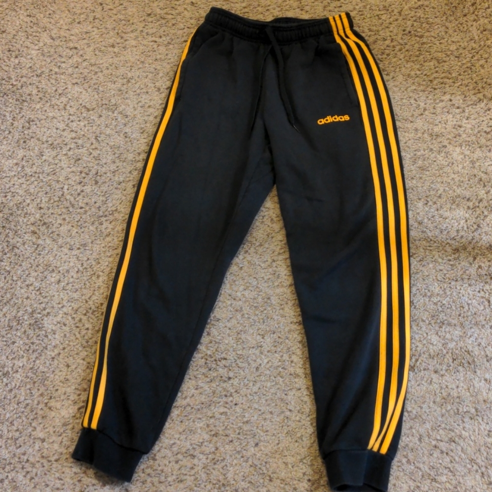Adidas Essentials 3-Stripes Tapered Cuffed Pants